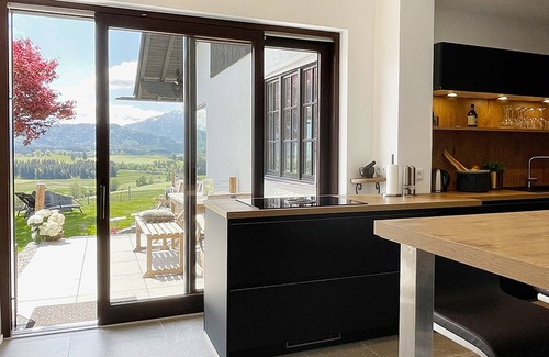 Enzensberg Appartement | Chalet Susi - View of Neuschwanstein Castle