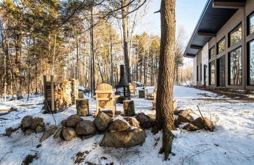 Lac Superieur Village Chalet De Ski | Chalet TERRE en harmonie avec la nature, Tremblant