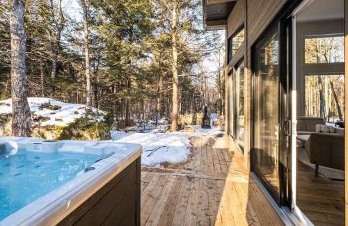 Lac Superieur Village Chalet De Ski | Chalet TERRE en harmonie avec la nature, Tremblant