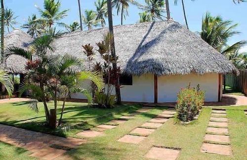 Praia do Forte Maison | Chalet Tropical / BORDER BEACH - 10 PERSONNES
