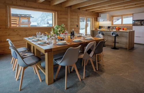 Le Chinaillon Chalet De Ski | Chalet Trusquin - séjour alpin 14p avec jacuzzi - OVO Network