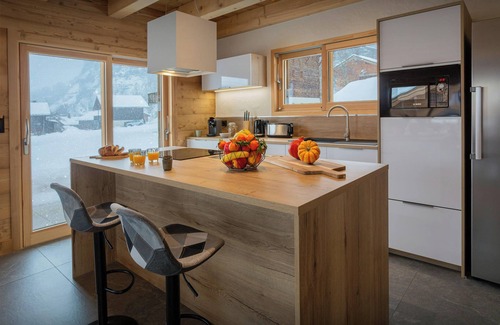 Le Chinaillon Chalet De Ski | Chalet Trusquin - séjour alpin 14p avec jacuzzi - OVO Network