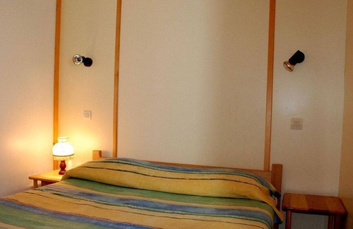 Blavignac Chalet De Ski | Chalet "Tulipe Pour 6 - Prix Semaine" with Mountain View, Shared Pool & Wi-Fi