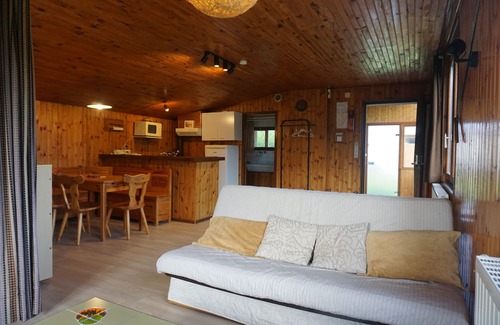 Vagney Chalet De Ski | Chalet sur grand terrain paysagé avec étang de pêche privé