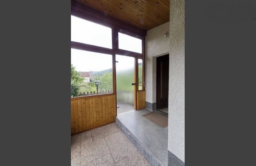 Vagney Chalet De Ski | Chalet sur grand terrain paysagé avec étang de pêche privé