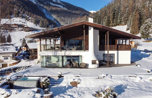 Santa Cristina Val Gardena Chalet De Ski | Chalet Villa Carolina