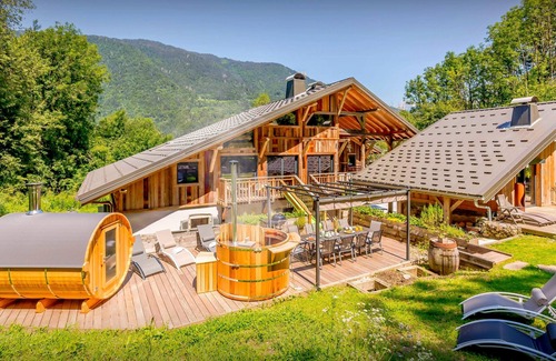La Riviere-Enverse Chalet De Ski | Chalet Vivaldaim - séjour nature pour 15 avec bain nordique - OVO Network