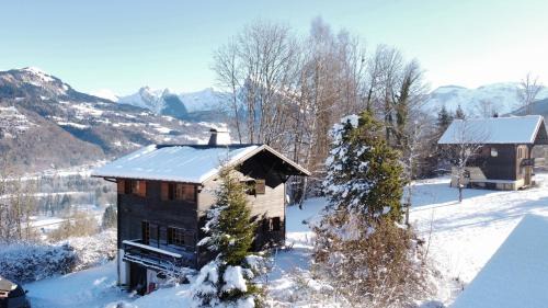 Morillon Chalet De Ski | Chalet, vue sur la vallée, Domaine skiable Grand Massif