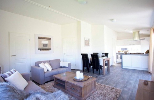 Velsen-Zuid Maison | Chalet with 2 bedrooms and a terrace