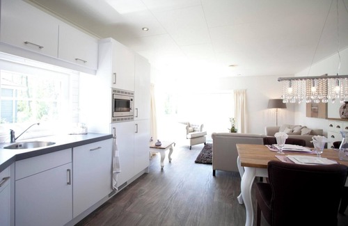 Velsen-Zuid Maison | Chalet with 2 bedrooms and a terrace