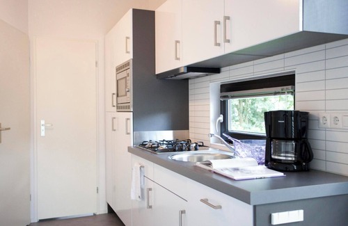 Velsen-Zuid Chalet De Ski | Chalet with 2 bedrooms and a terrace