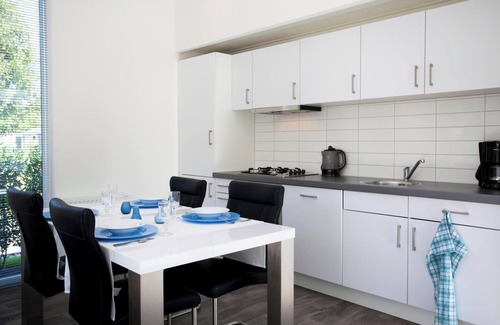 Velsen-Zuid Maison | Chalet with 2 bedrooms and a terrace