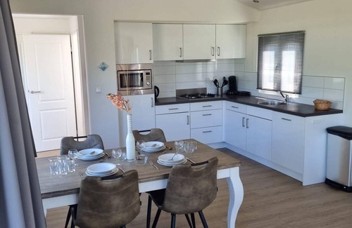 Velsen-Zuid Maison | Chalet with 2 bedrooms and a terrace