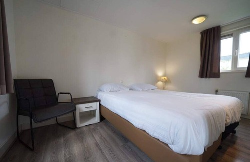 Dordtse Biesbosch Chalet De Ski | Chalet with 2 bedrooms and a dishwasher