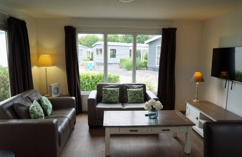 Dordtse Biesbosch Chalet De Ski | Chalet with 2 bedrooms and terrace