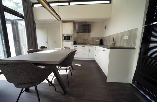 Halfweg Maison | Chalet with 2 bedrooms and a terrace