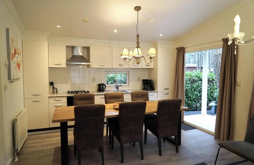 Beekbergen-Zuid Maison | Chalet with 3 bedrooms and a terrace