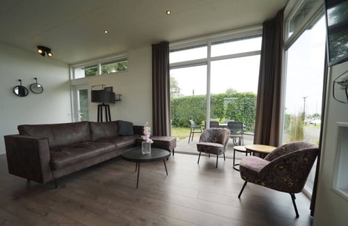 Dordtse Biesbosch Chalet De Ski | Chalet with 3 bedrooms and terrace