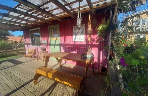Arroio do Rosa Cottage | Chalet with balcony and peace 5 mins from the beach