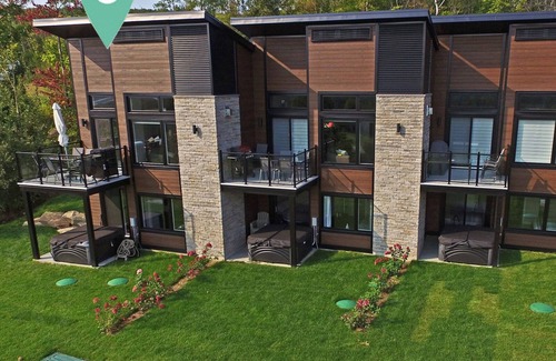 Saint-Jean-de-Matha Chalet De Ski | Chalet avec foyer et spa en montagne, vue sur le golf