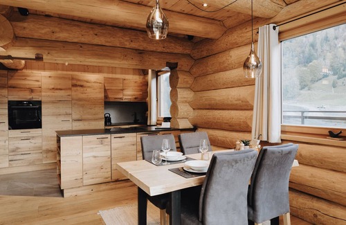 Grossarl Chalet De Ski | Chalet "Zwoasom" avec vue sur les montagnes, terrasse privée et Wi-Fi