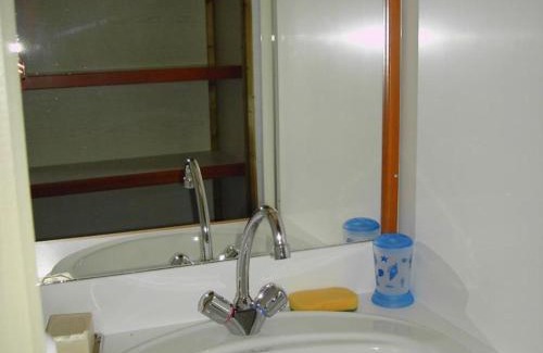Echassieres Maison | Chalets confortables avec piscine et salle de sport, au cœur de la nature, animaux acceptés - FR-1-489-288