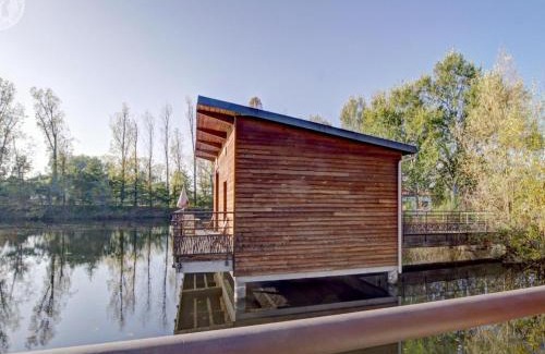 Veauchette Maison | Chalets confortables en bord d'étang avec terrasse, parc, activités et spa optionnel ! - FR-1-496-77