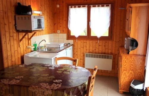 Viplaix Maison | Chalets indépendants avec terrasse, jardin, jeux pour enfants, proche Montluçon - FR-1-489-402
