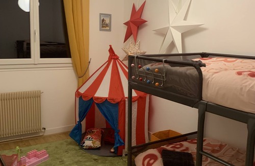 Chateauroux Maison | Chaleureuse Maison, Quartier Calme Hôpital