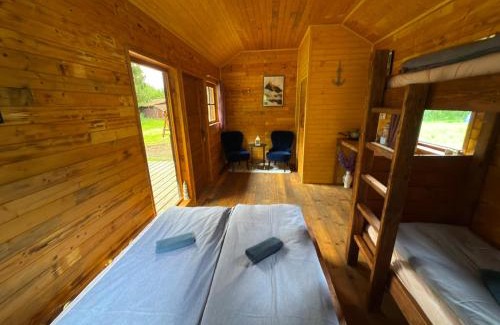 Vselibice Maison | Chaloupka na jehličí