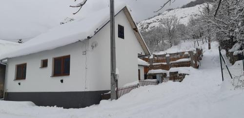 Cerveny Kamen Maison | Chalupa pod bralom