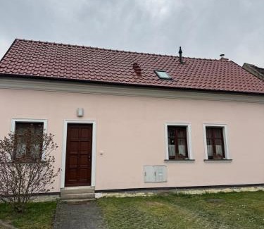 Perna Maison | Chalupa - Vinařství Popela
