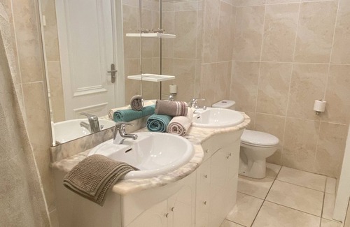 Saint-Fortunat-sur-Eyrieux Lit Et Petit-Déjeuner | Chambre indépendante avec sdb et piscine commune