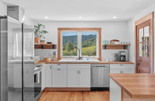 De Lancey Maison | Chambers Hollow