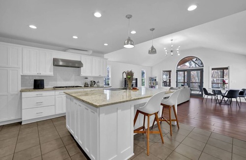 Chamblee Maison | Chamblee Retreat 3BR Home w Spacious Porch
