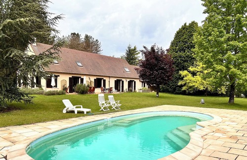 Thoury Maison | Chambord - Belle demeure (12 pers) avec parc privé et piscine