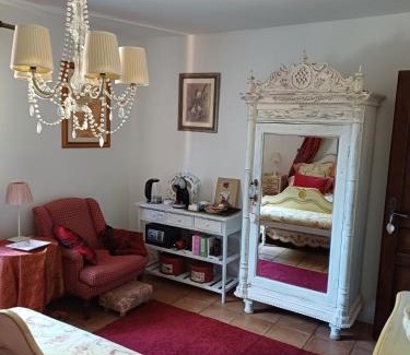 Saint-Saturnin-les-Avignon Lit Et Petit-Déjeuner | Chambre d hôte Lavande "Au fond du jardin"