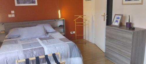 Croix Rousse Maison | Chambre 20 m2 S de B et WC privés, Garage