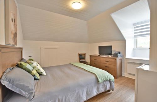 Saint-Pascal Hôtel | Chambre 305 de l'hôtel Victoria confortable et moderne