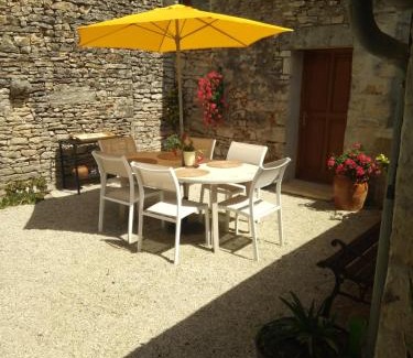 La Rochette Maison | CHAMBRE A LA CAMPAGNE - CHARENTE