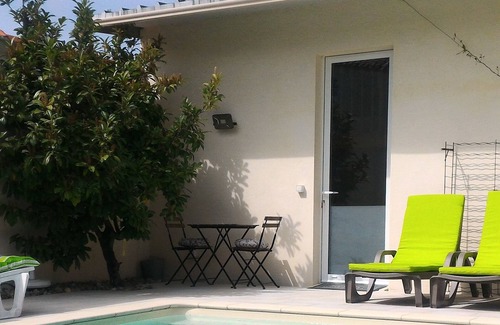 Talence Maison | Chambre accès direct grande piscine-Coin cuisine-Parking-Aircon-Jardin