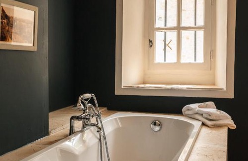 Saint-Pierre-de-Cole Lit Et Petit-Déjeuner | Chambre Aqua - Lavy