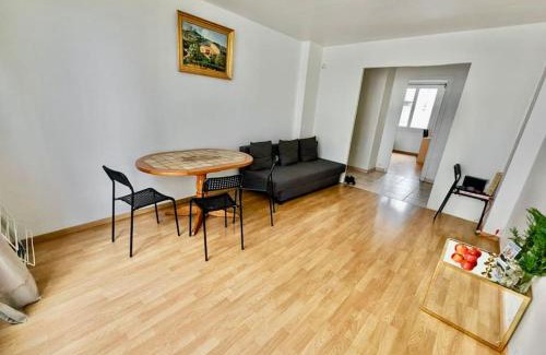 Quartier Chorier-Berriat Appartement | Chambre au Cœur Grenoble - Calme & Tout Equipé avec WIFI