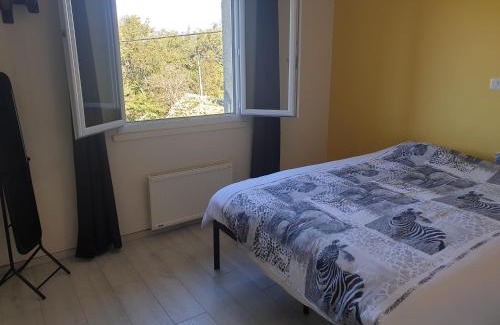 Figeac Lit Et Petit-Déjeuner | Chambre au calme avec cuisine équipée sur demande en supplément