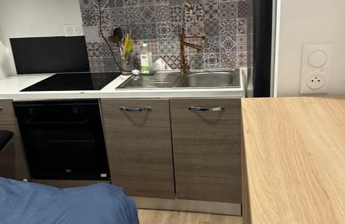 Plessis Tison Appartement | Chambre avec cuisine privé