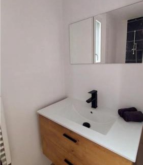 Vitre Maison | Chambre avec Salle d'eau privée