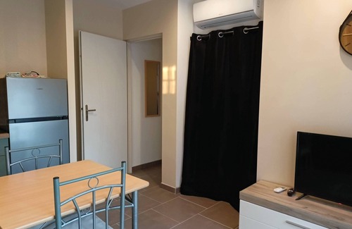 Villemoustaussou Maison | Chambre Chez L'habitant Avec Entrée et Salle D'eau Privées, 5 min de Carcassonne