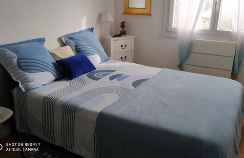 Saint-Assiscle Maison | CHAMBRE CONFORTABLE,GARE,Climatisation,PARKING,WIFI,pt déjeuner compris