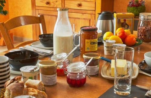 Saint-Germain-Laprade Lit Et Petit-Déjeuner | Chambre cosy avec terrasse et jardin proche Puy-en-Velay - FR-1-582-526