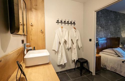 Saint-Privat-d'Allier Lit Et Petit-Déjeuner | Chambre cosy avec bien-être, parking, wifi - Au cœur de l'Auvergne - FR-1-582-506